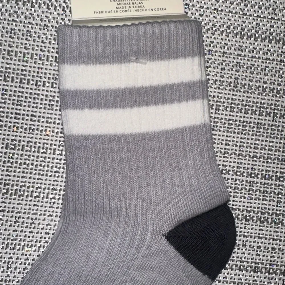 OFFLINE Radiance Striped Quarter Taupe White Brown Cotton Socks